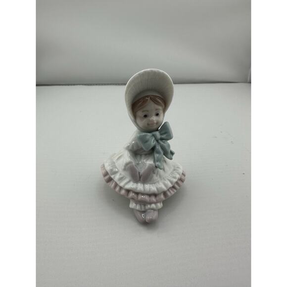 Vintage LLADRO #06263 Porcelain " Little Doll" Ornament 1995 Boxed Retired - Picture 3 of 10